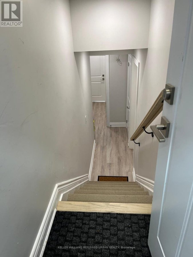 2 - 112 FAIRHOLME AVENUE - Photo 4