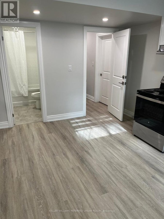 2 - 112 FAIRHOLME AVENUE - Photo 8
