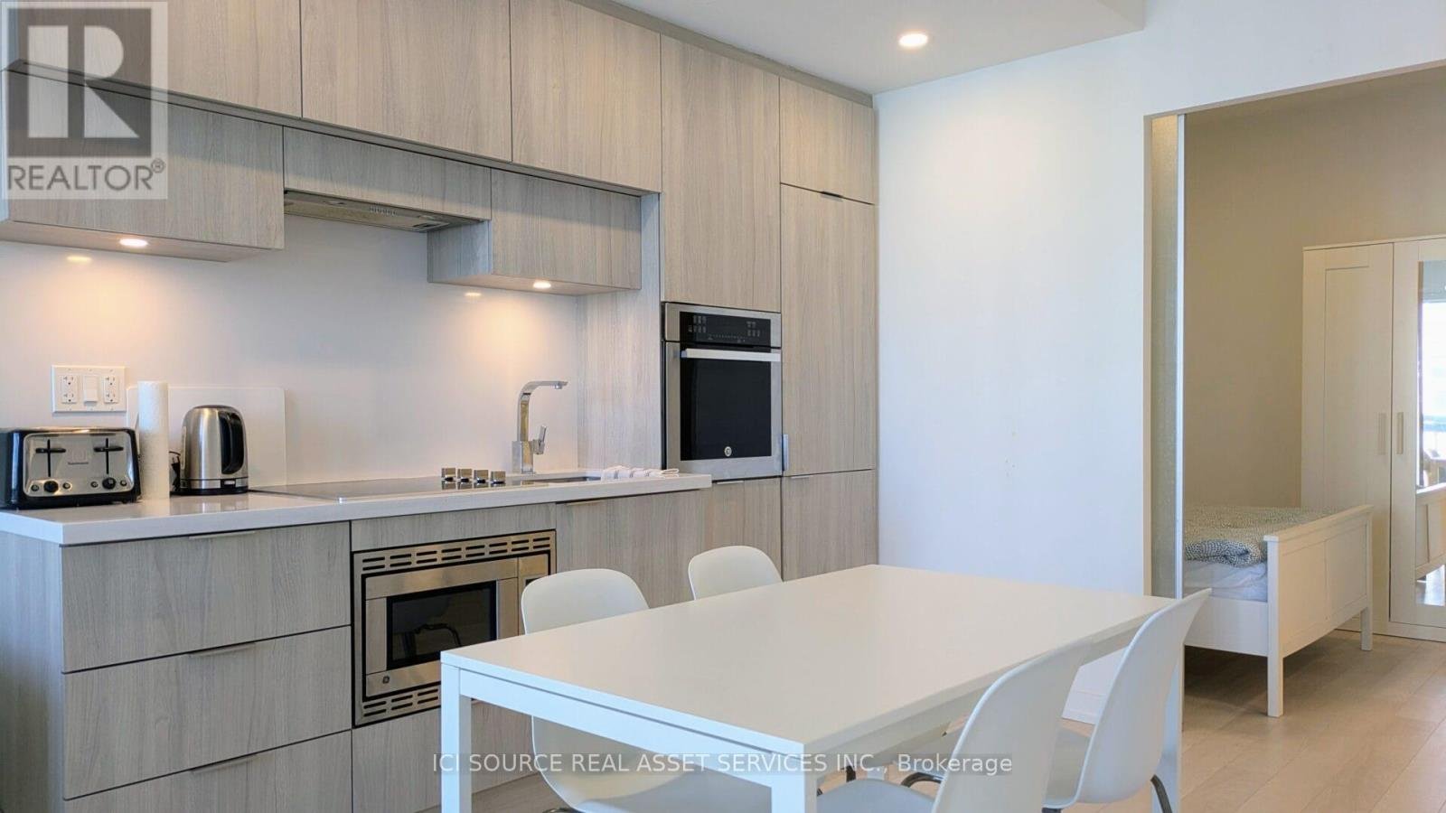 3210 - 39 ROEHAMPTON AVENUE - Photo 4