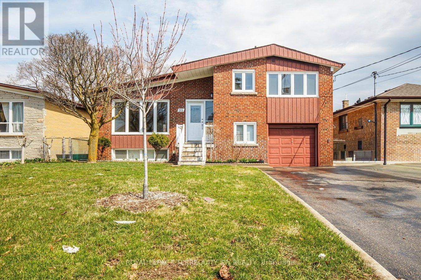 35 EUPHRASIA DRIVE - Photo 1
