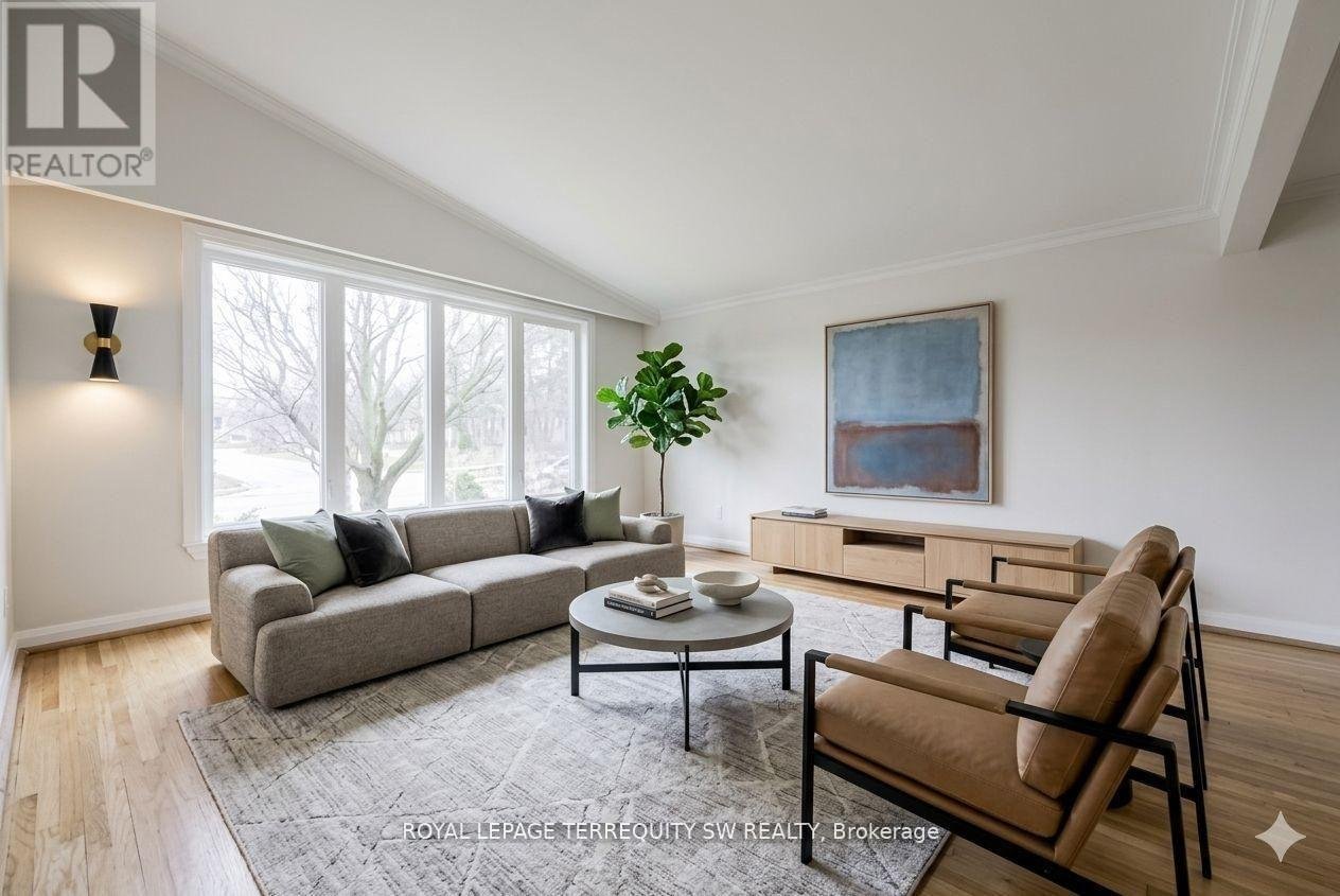 35 EUPHRASIA DRIVE - Photo 3