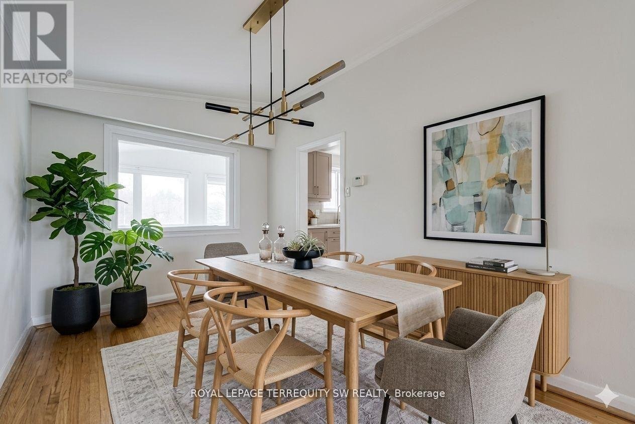 35 EUPHRASIA DRIVE - Photo 4