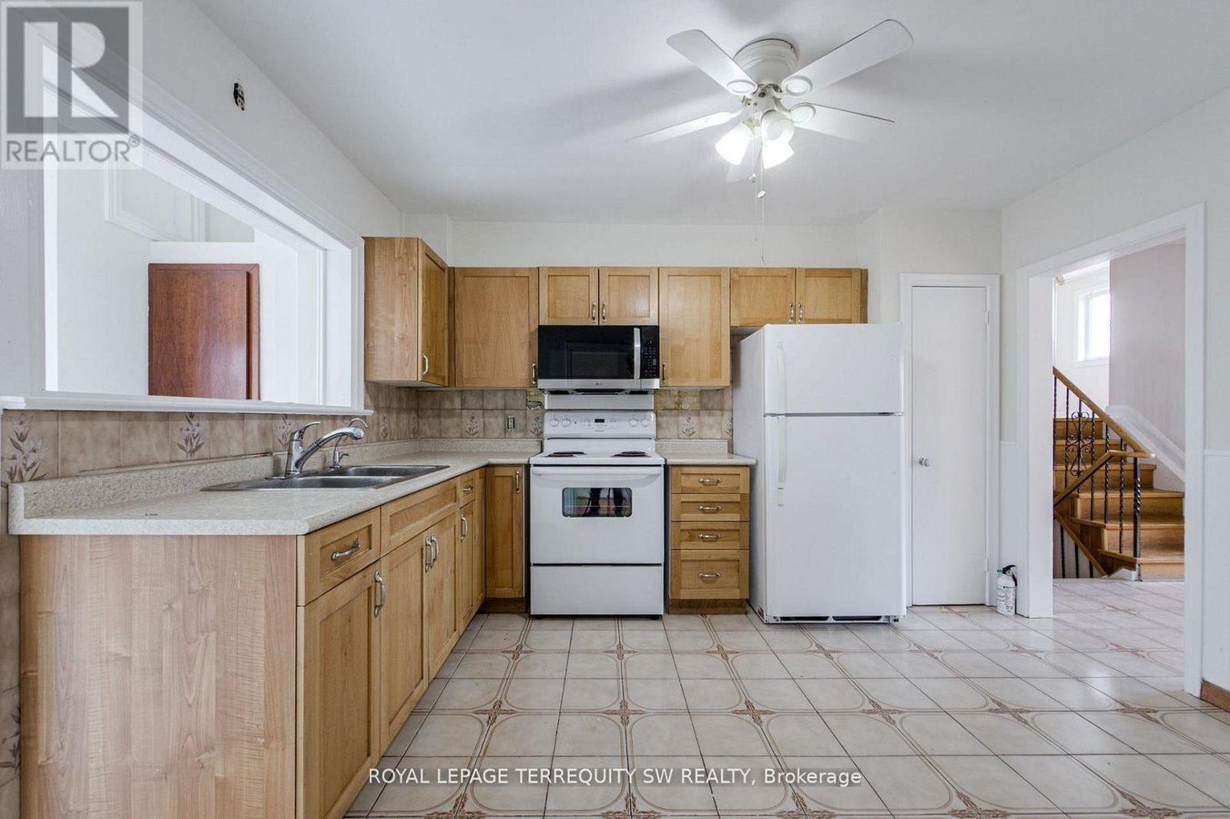 35 EUPHRASIA DRIVE - Photo 14