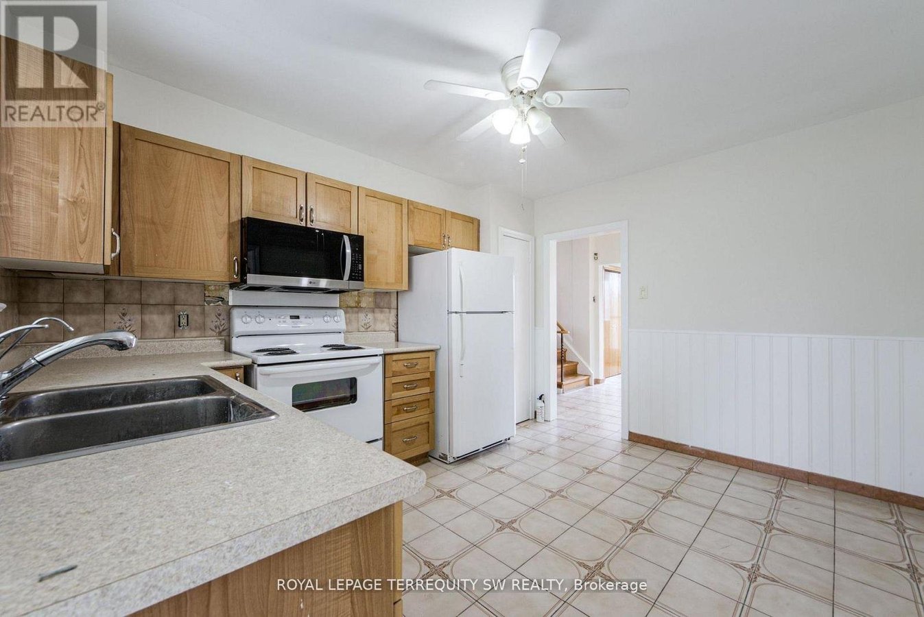 35 EUPHRASIA DRIVE - Photo 15