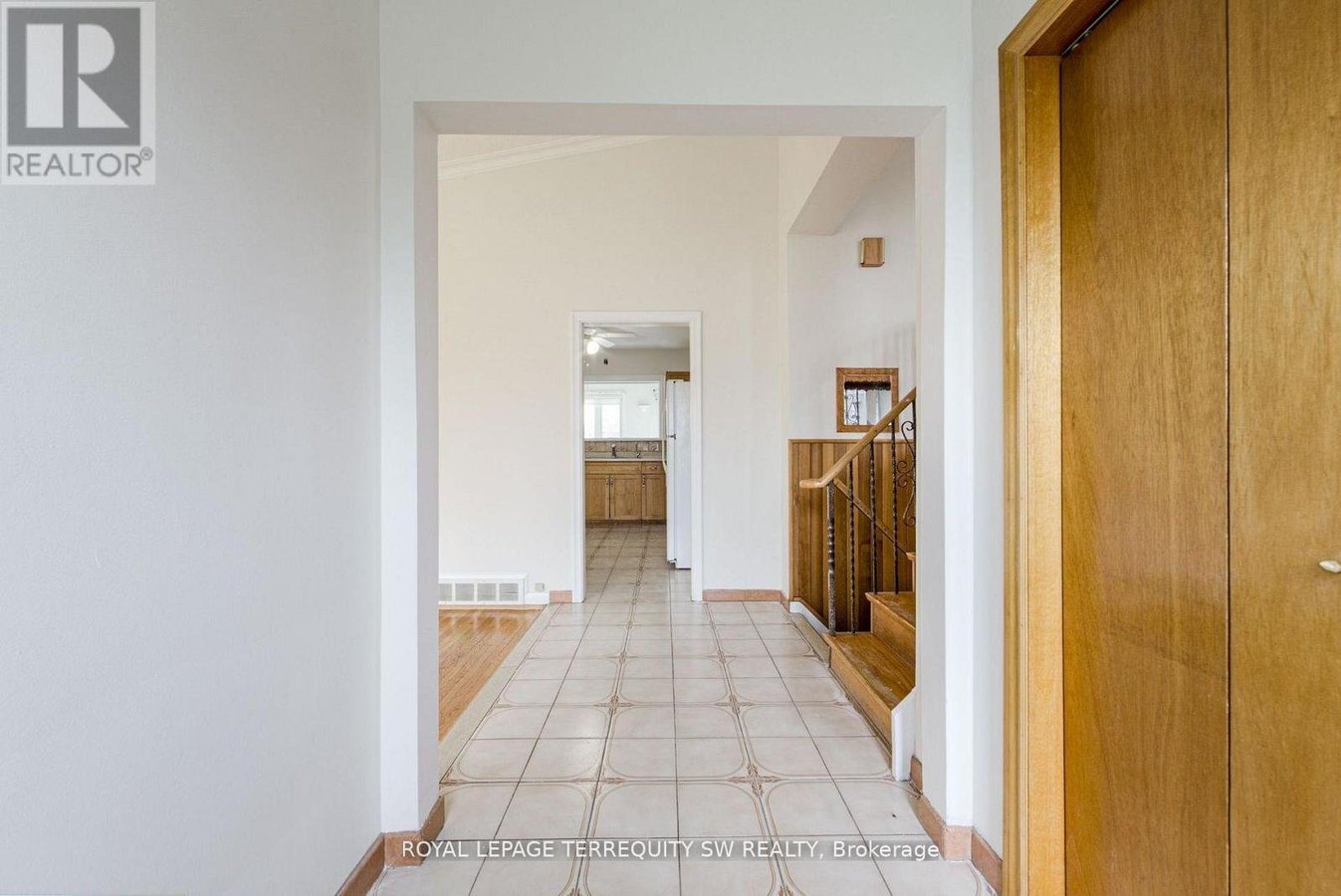 35 EUPHRASIA DRIVE - Photo 17
