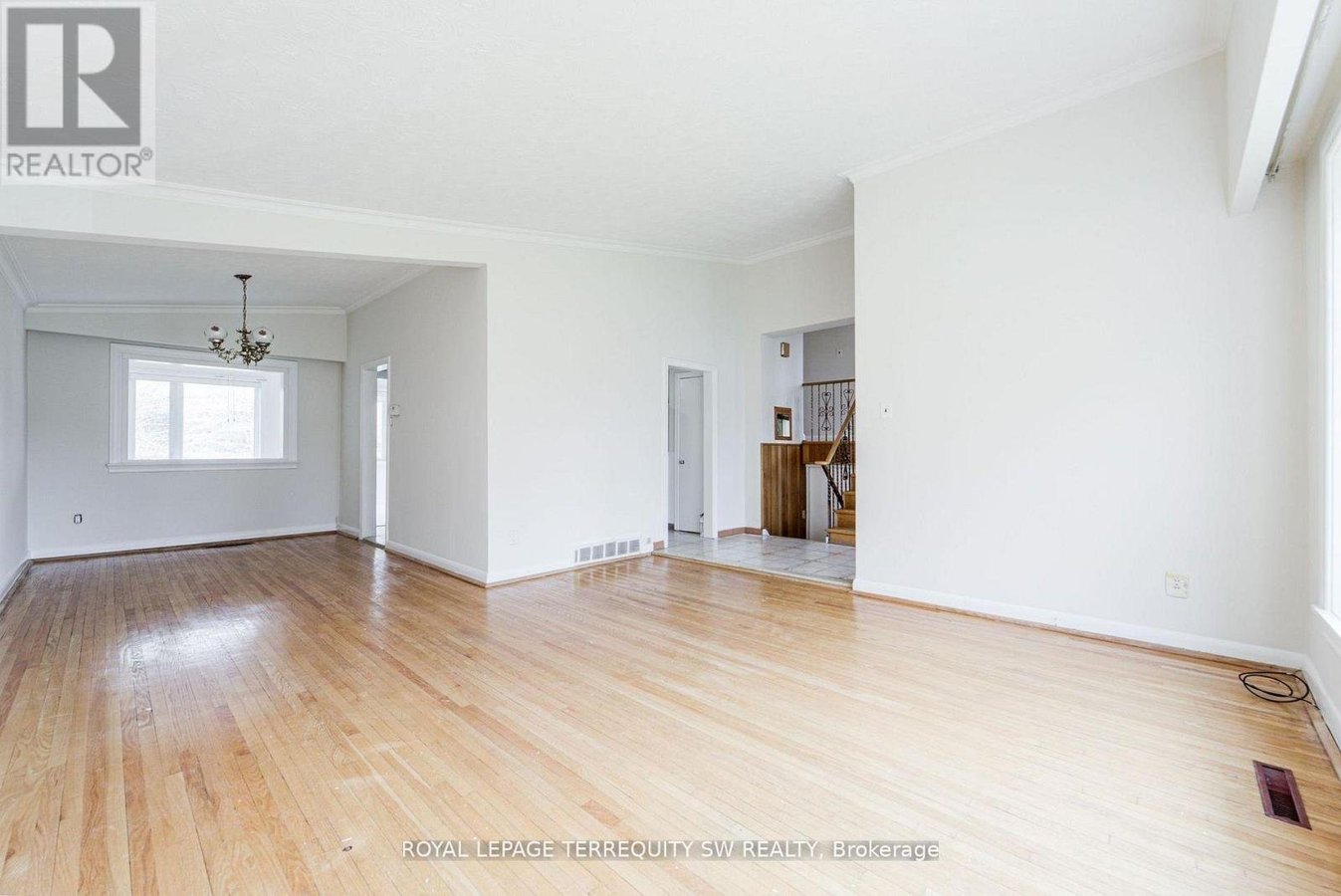 35 EUPHRASIA DRIVE - Photo 19