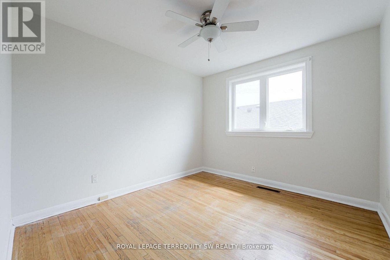 35 EUPHRASIA DRIVE - Photo 26