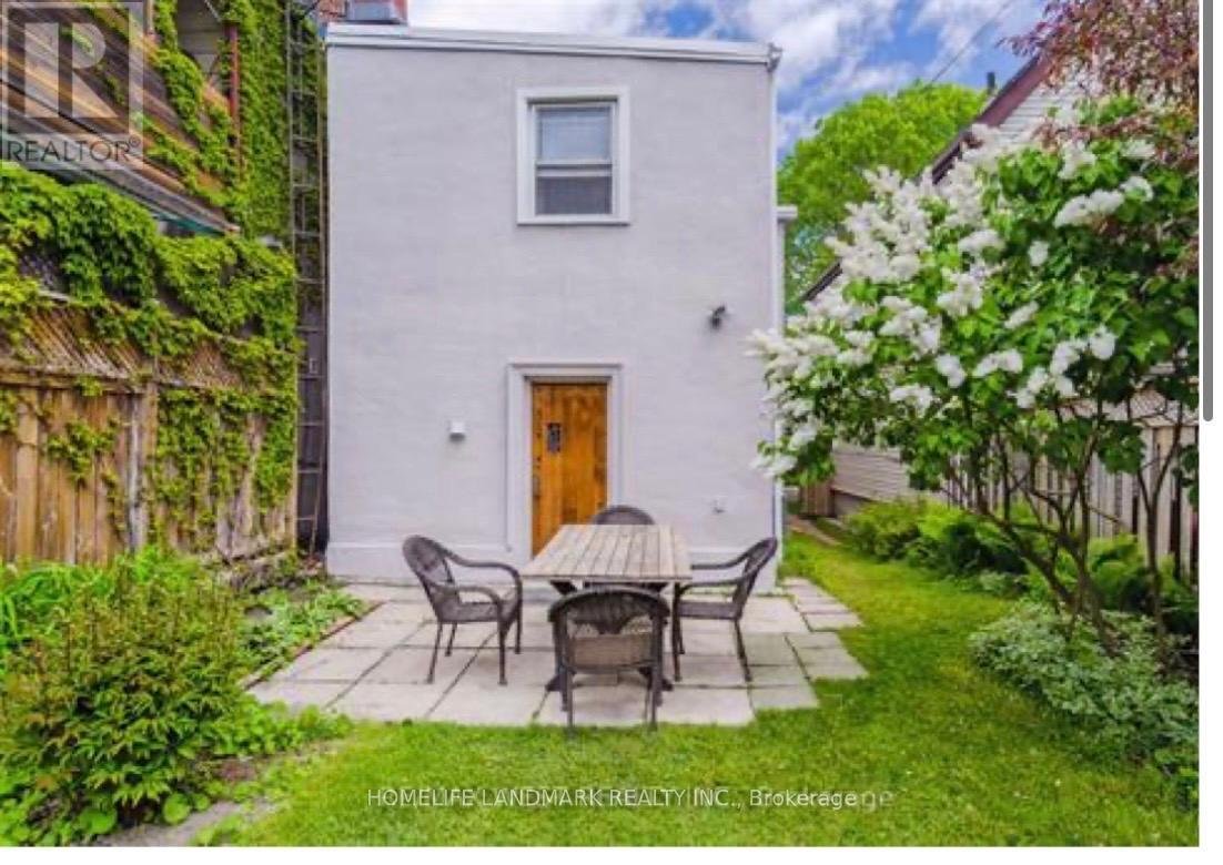 68 HASTINGS AVENUE - Photo 12