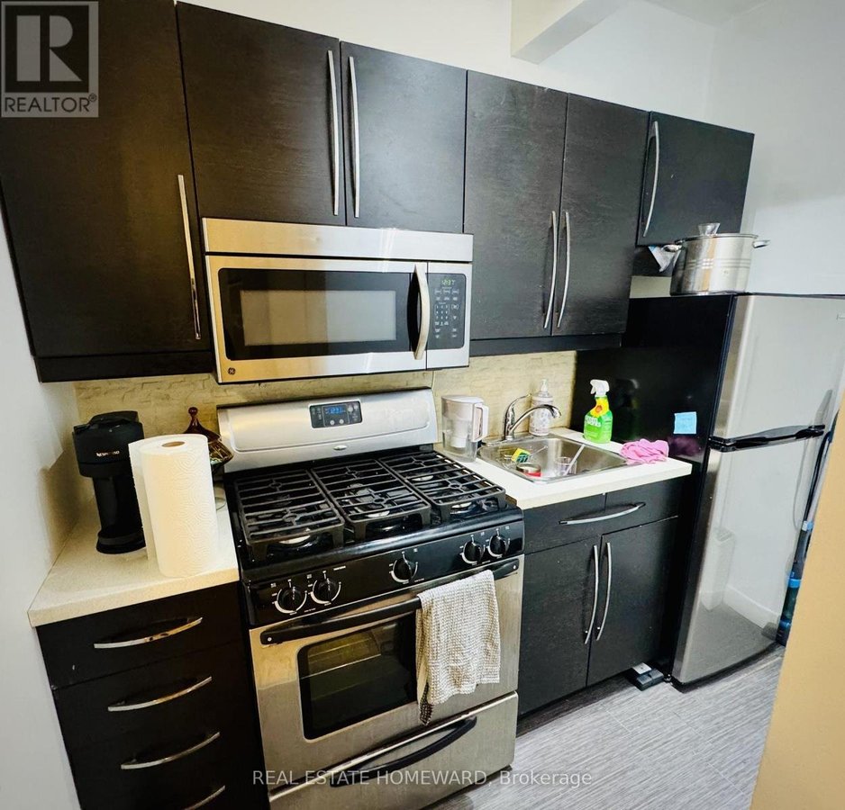 A3 - 426 MARKHAM STREET - Photo 1
