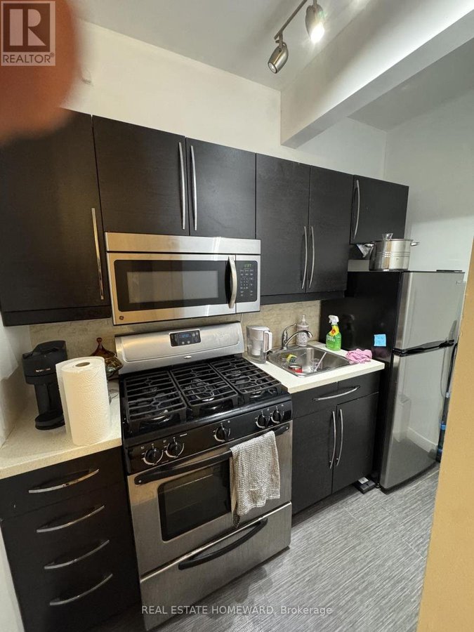 A3 - 426 MARKHAM STREET - Photo 3