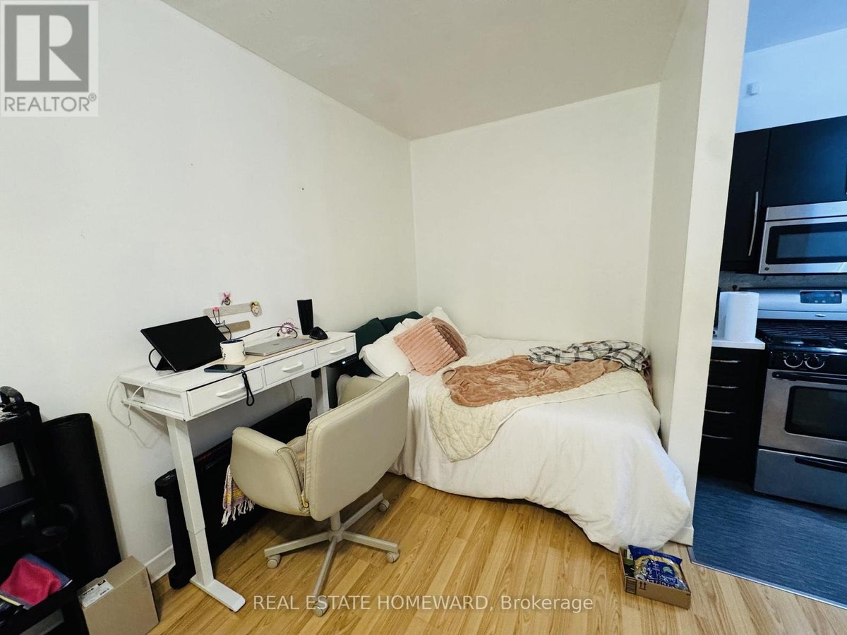 A3 - 426 MARKHAM STREET - Photo 5