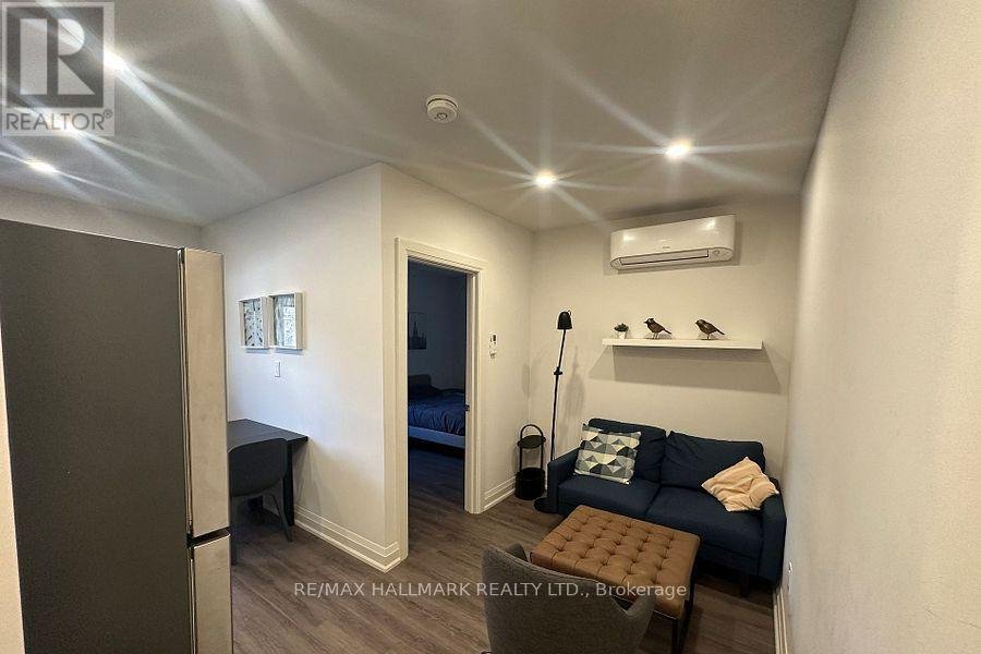 4 - 595 ST CLAIR AVENUE W - Photo 2