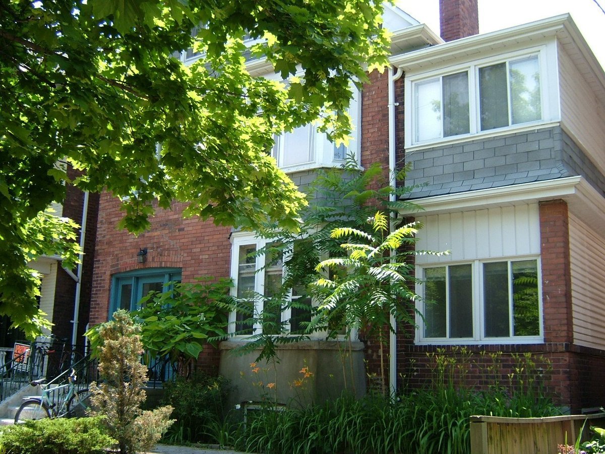 622 Huron Street - Photo 1