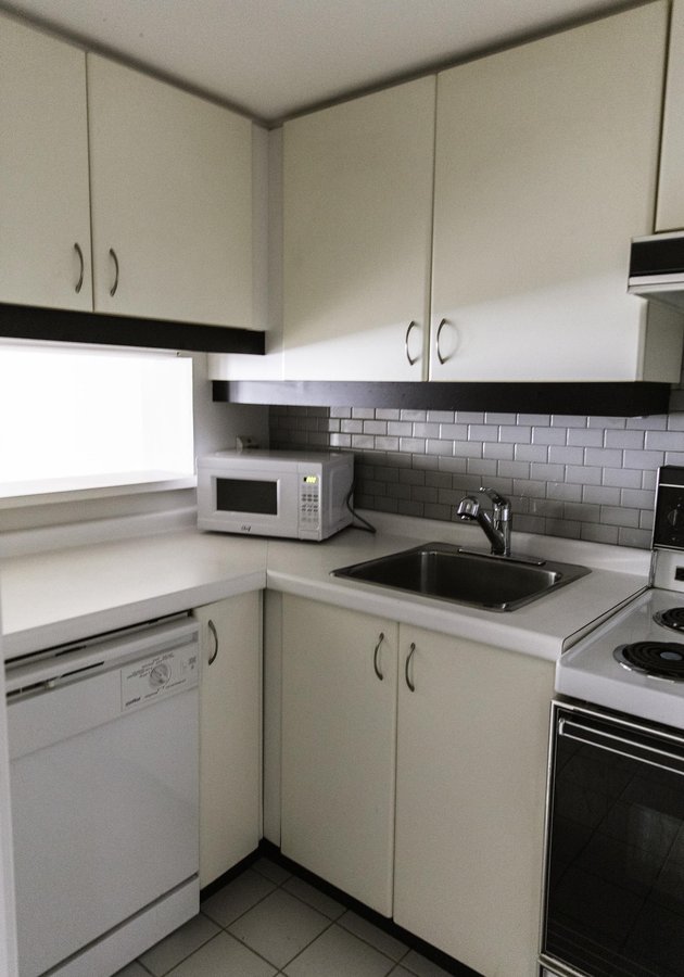 717 Bay Street - Photo 8