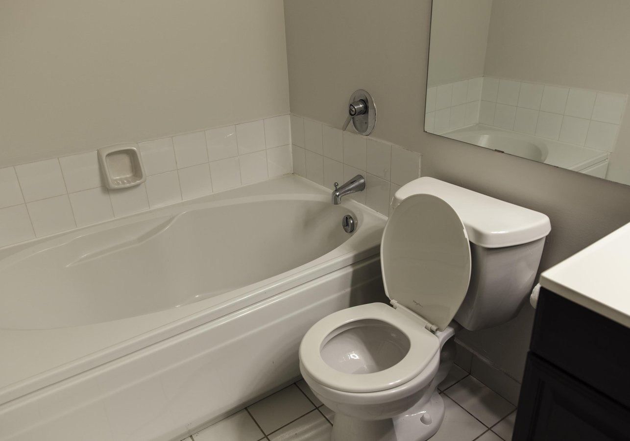 717 Bay Street - Photo 10