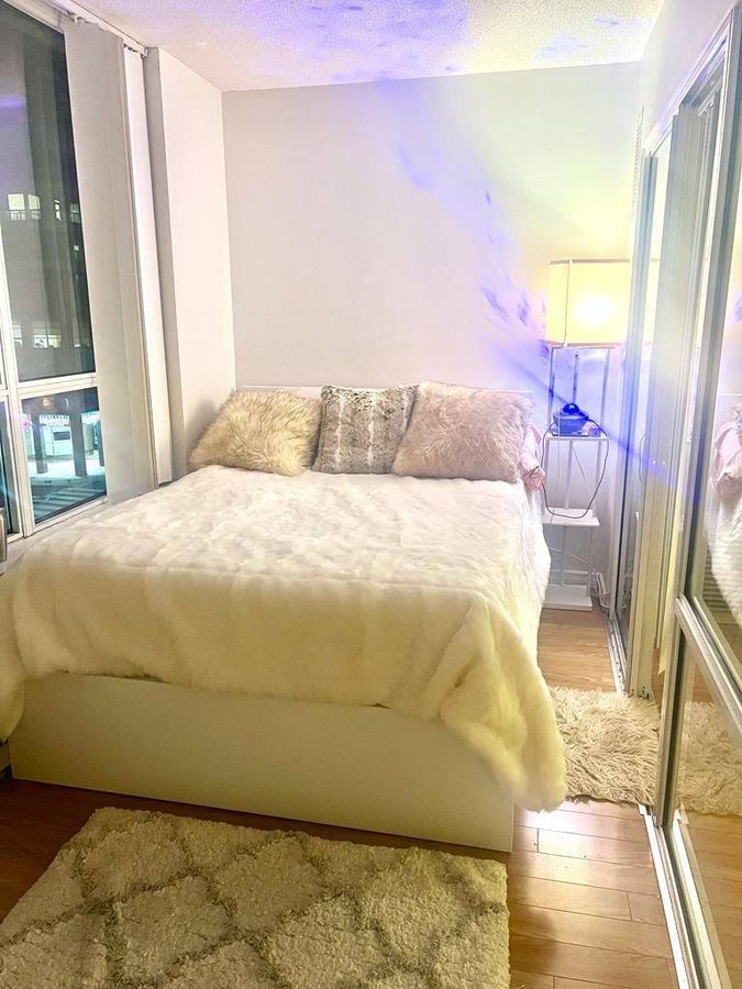 717 Bay Street - Photo 2