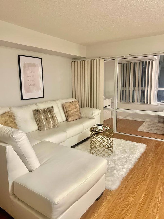 717 Bay Street - Photo 1