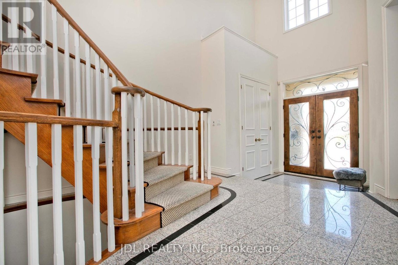53 ALDERSHOT CRESCENT - Photo 2
