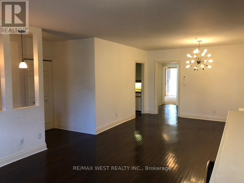 MAIN FLOOR - 305 ST CLAIR AVENUE E - Photo 3