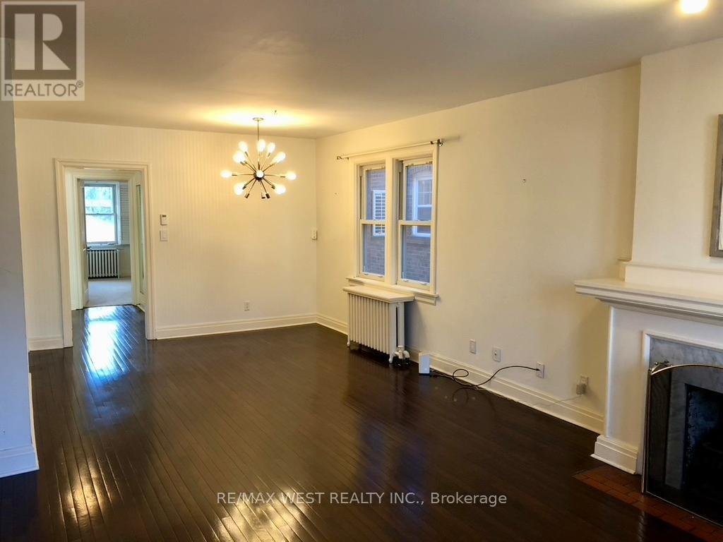MAIN FLOOR - 305 ST CLAIR AVENUE E - Photo 5