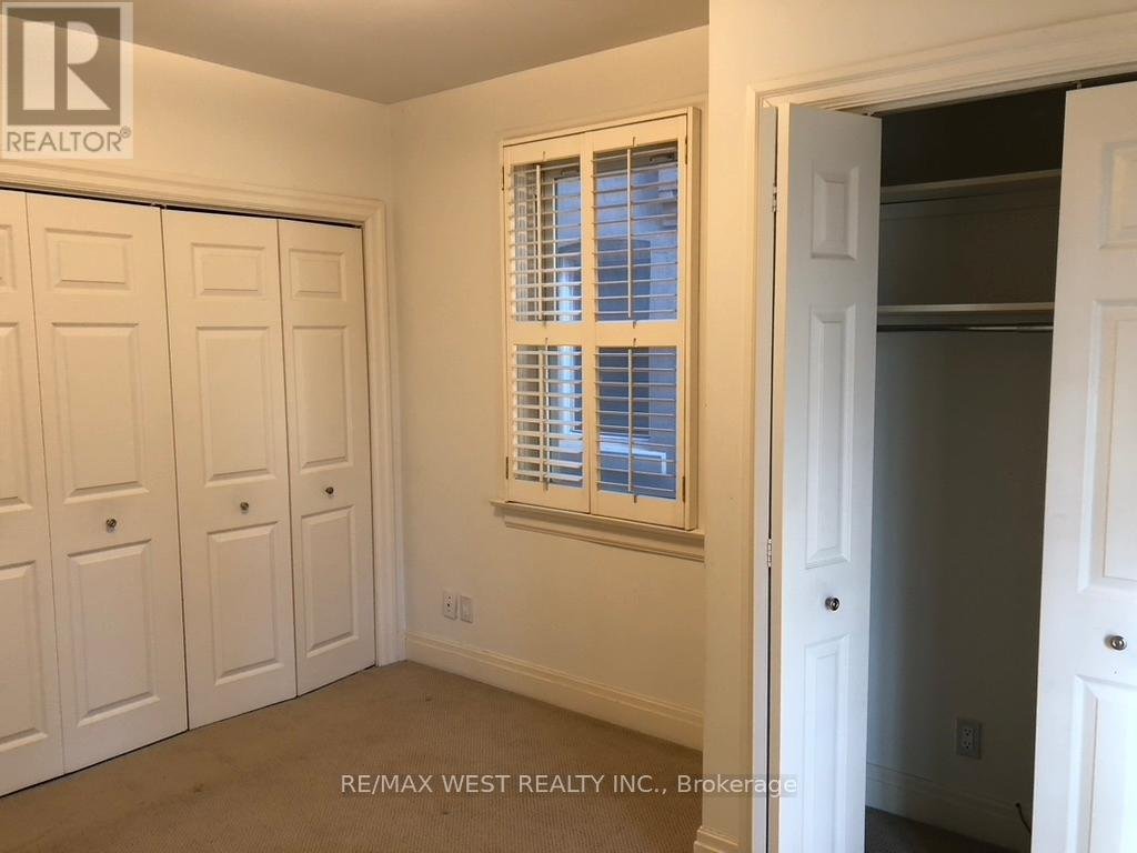 MAIN FLOOR - 305 ST CLAIR AVENUE E - Photo 12