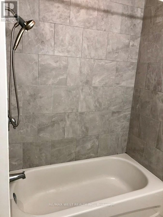 MAIN FLOOR - 305 ST CLAIR AVENUE E - Photo 14