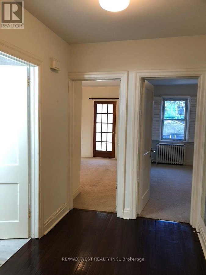 MAIN FLOOR - 305 ST CLAIR AVENUE E - Photo 15