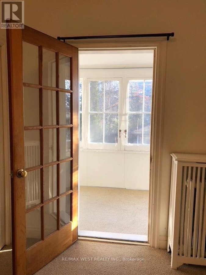 MAIN FLOOR - 305 ST CLAIR AVENUE E - Photo 16