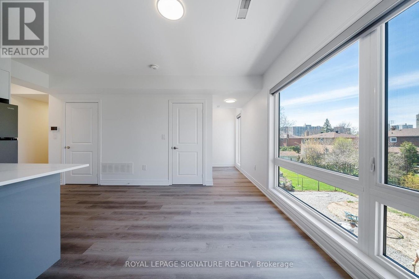 3 - 2052 PHARMACY AVENUE - Photo 2