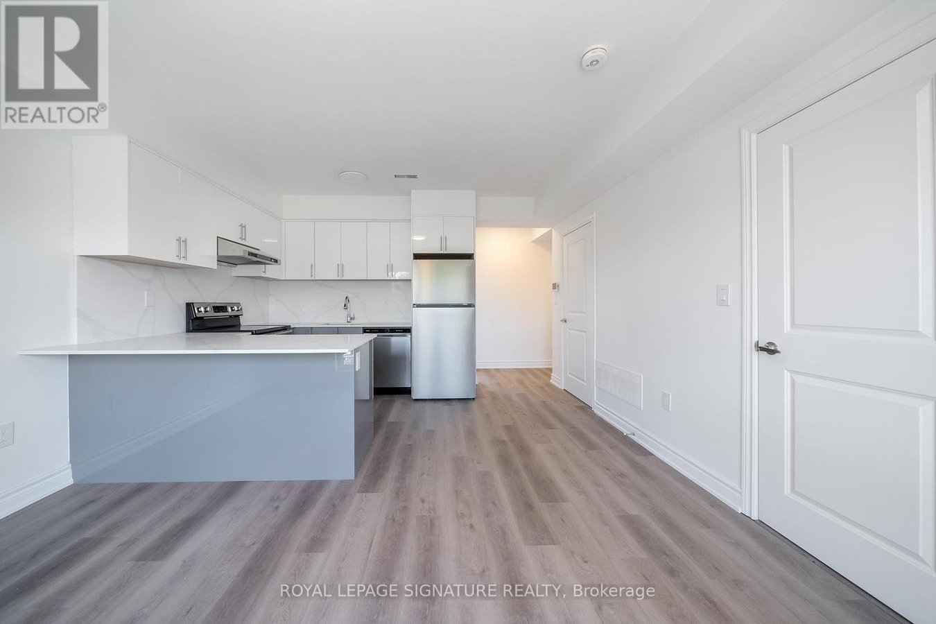 3 - 2052 PHARMACY AVENUE - Photo 3
