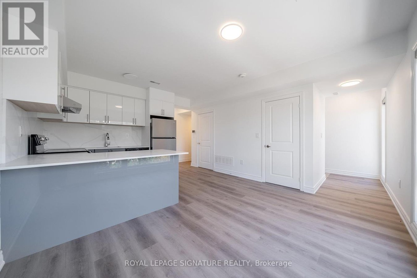 3 - 2052 PHARMACY AVENUE - Photo 4