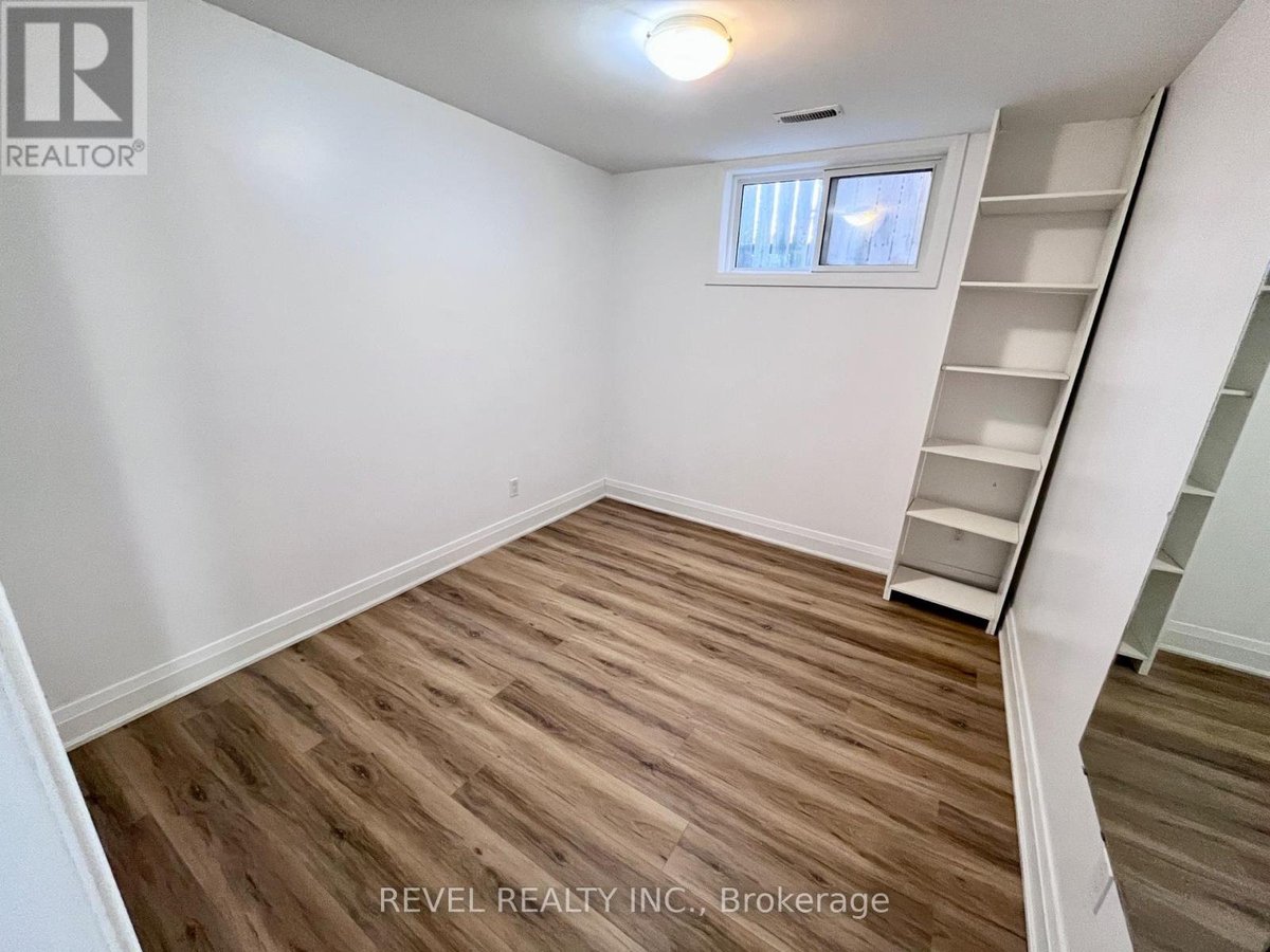 LOWER - 564 BLACKTHORN AVENUE - Photo 2