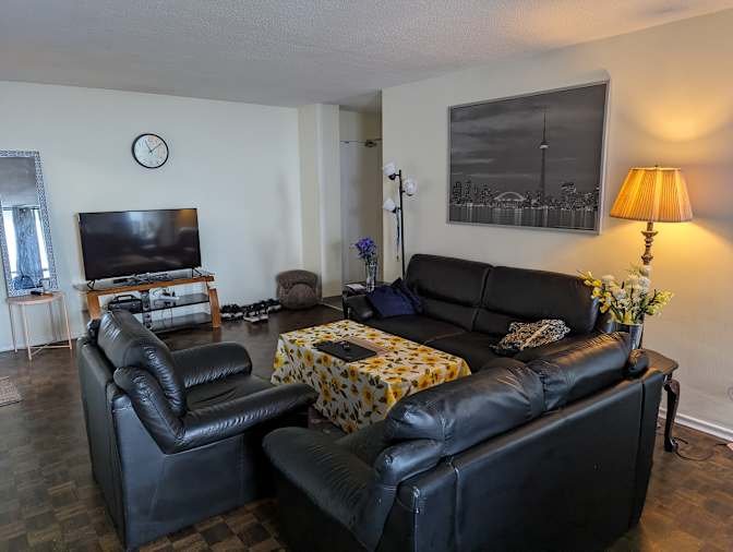 North York - Photo 2