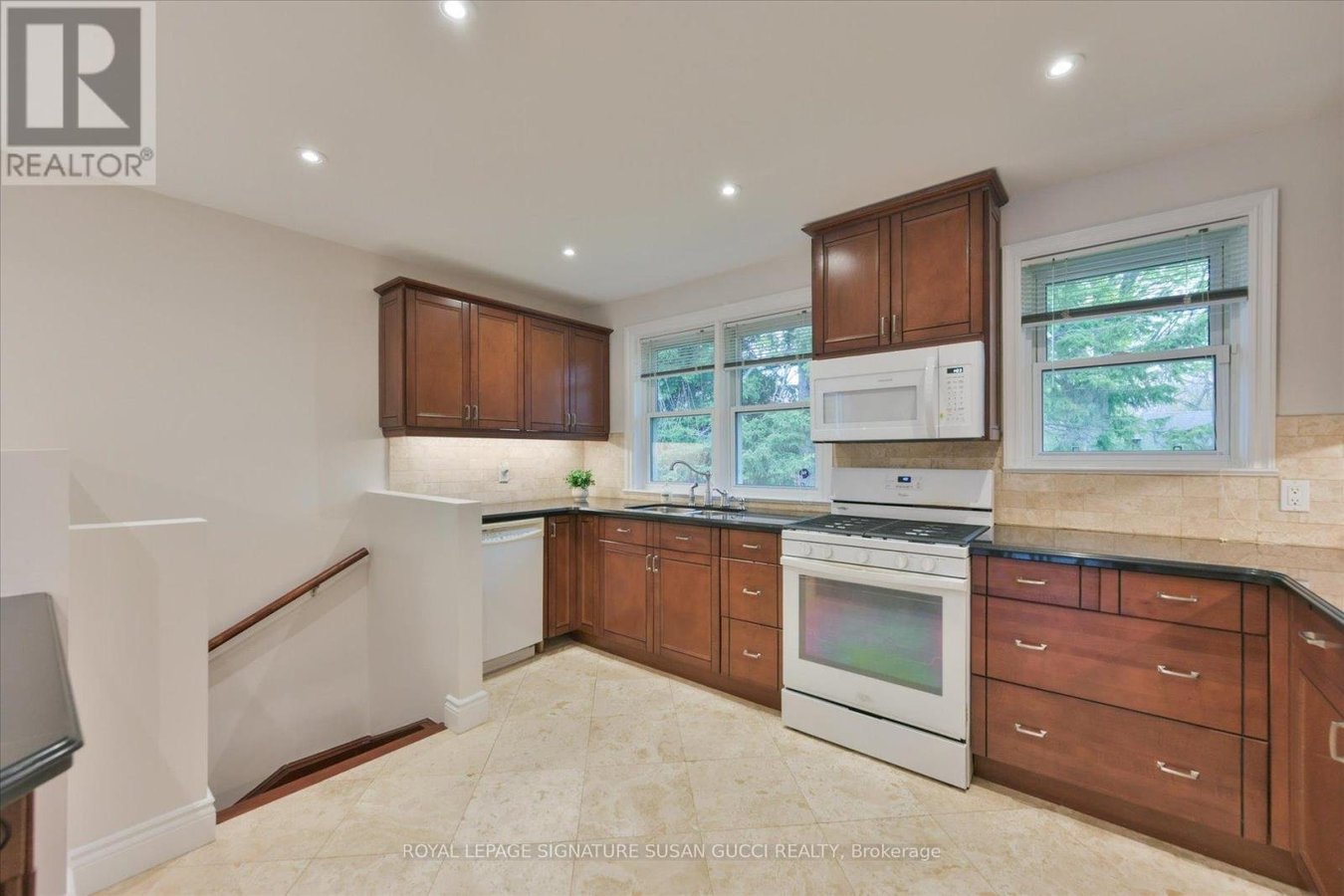 30 SHAUNAVON HEIGHTS CRESCENT - Photo 11