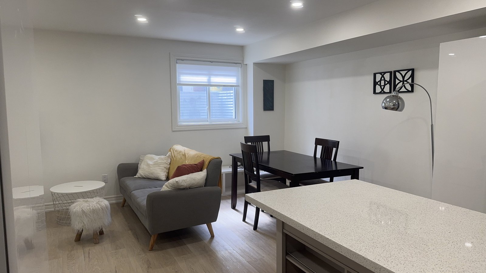 910 Saint Clarens Avenue - Photo 8