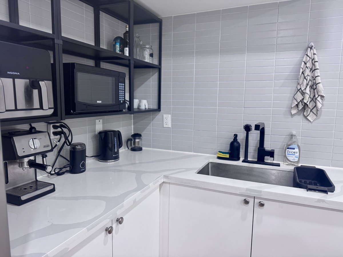 910 Saint Clarens Avenue - Photo 4