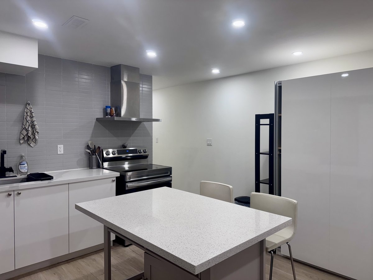 910 Saint Clarens Avenue - Photo 3