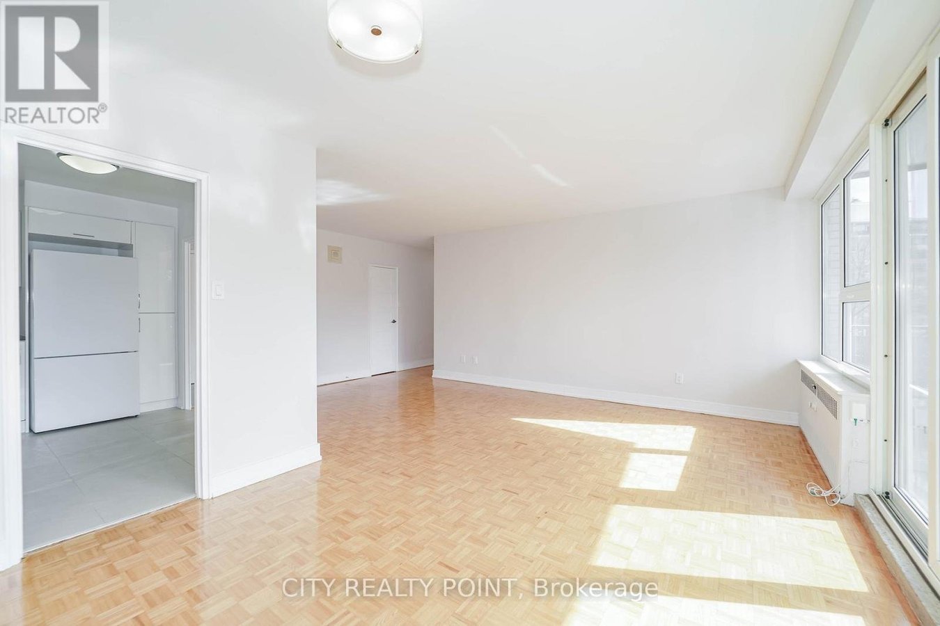 907 - 10 SHALLMAR BOULEVARD - Photo 4
