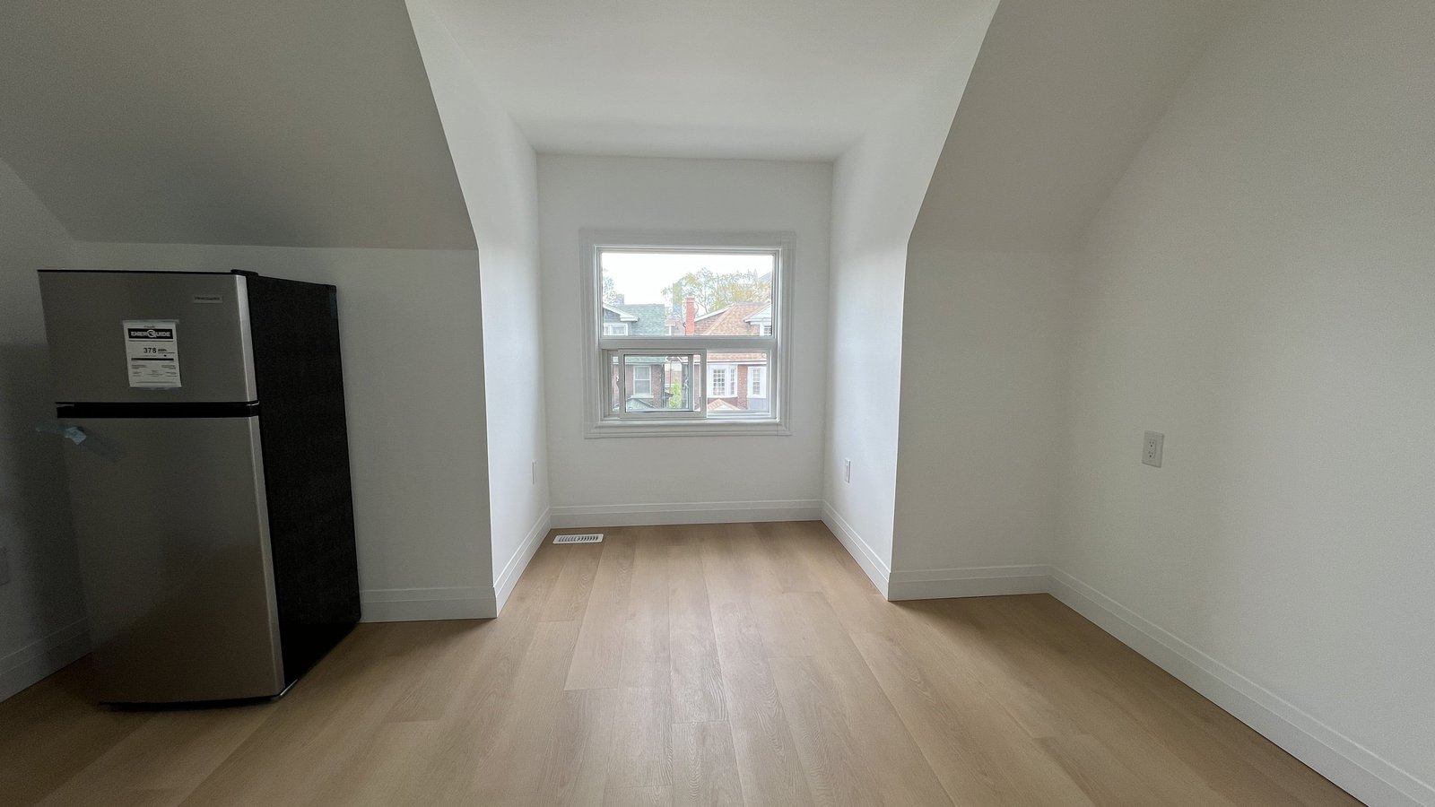 110 Beatrice Street - Photo 3