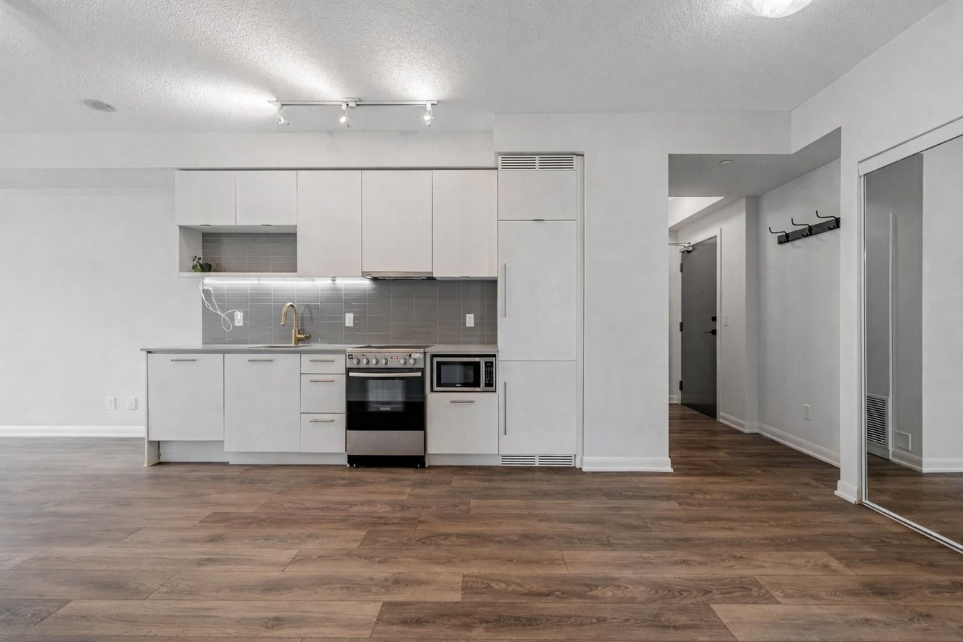 435 Richmond Street West - Photo 3