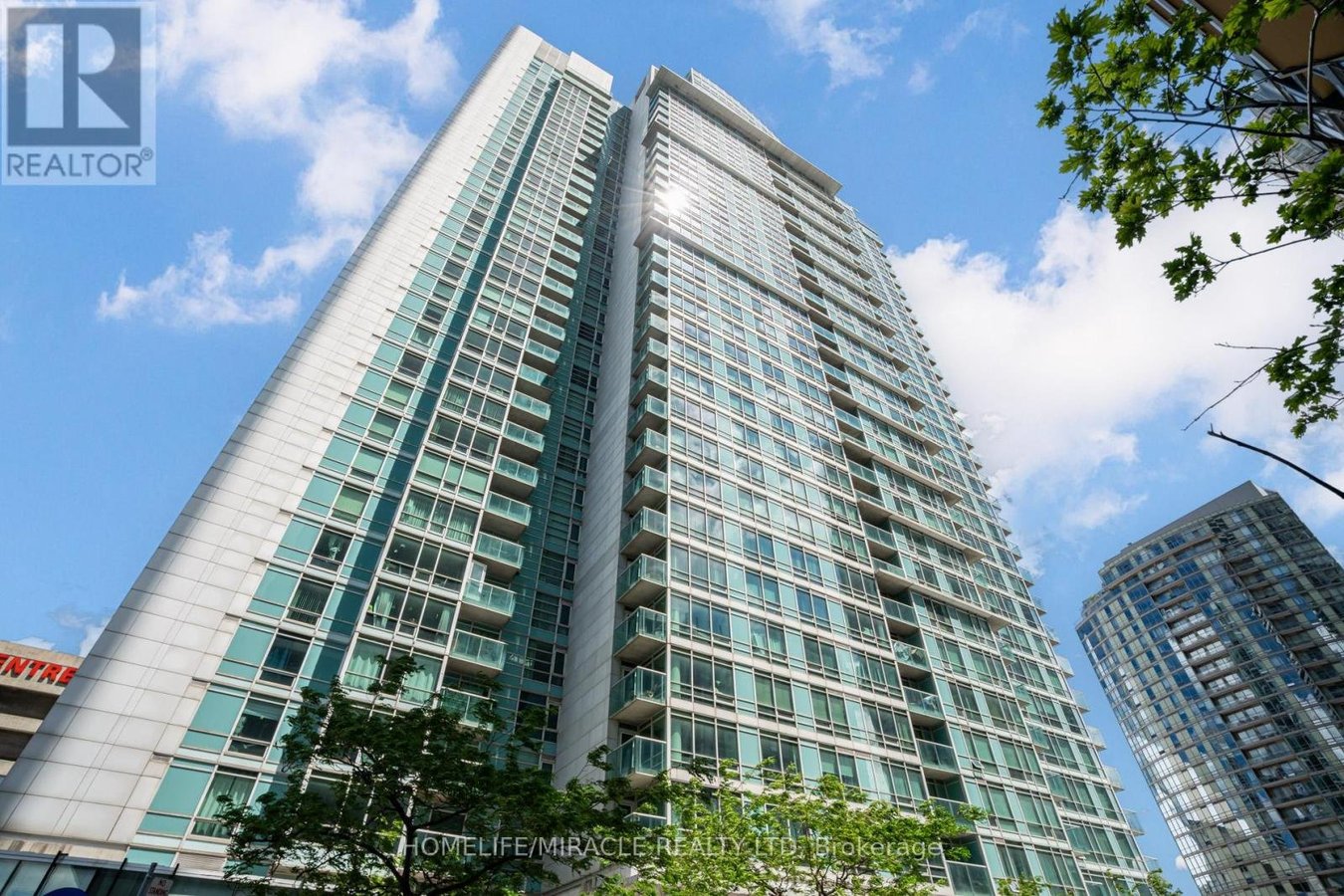 201 - 81 NAVY WHARF COURT - Photo 3