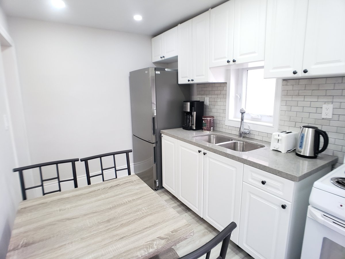 350 Lansdowne Avenue - Photo 3