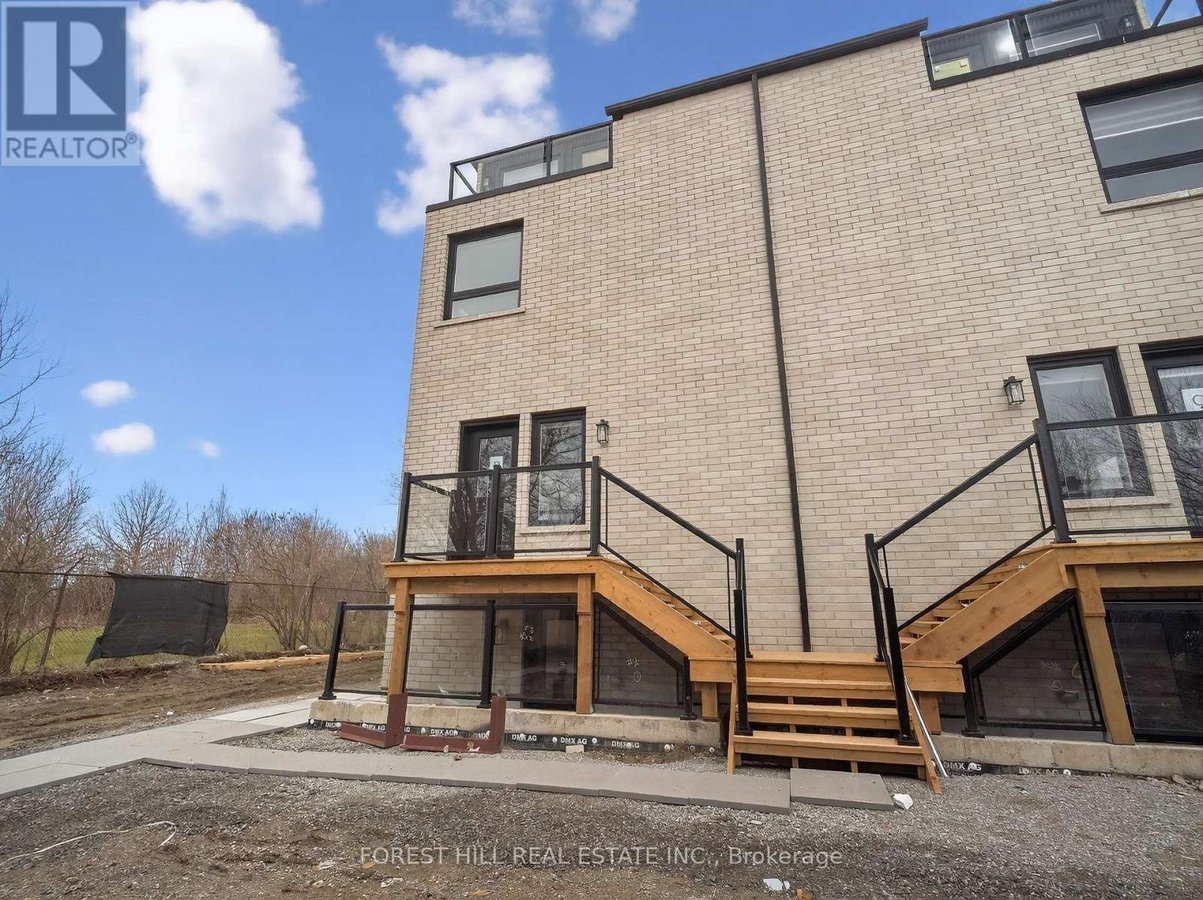 C - 42 CHATFIELD DRIVE - Photo 2