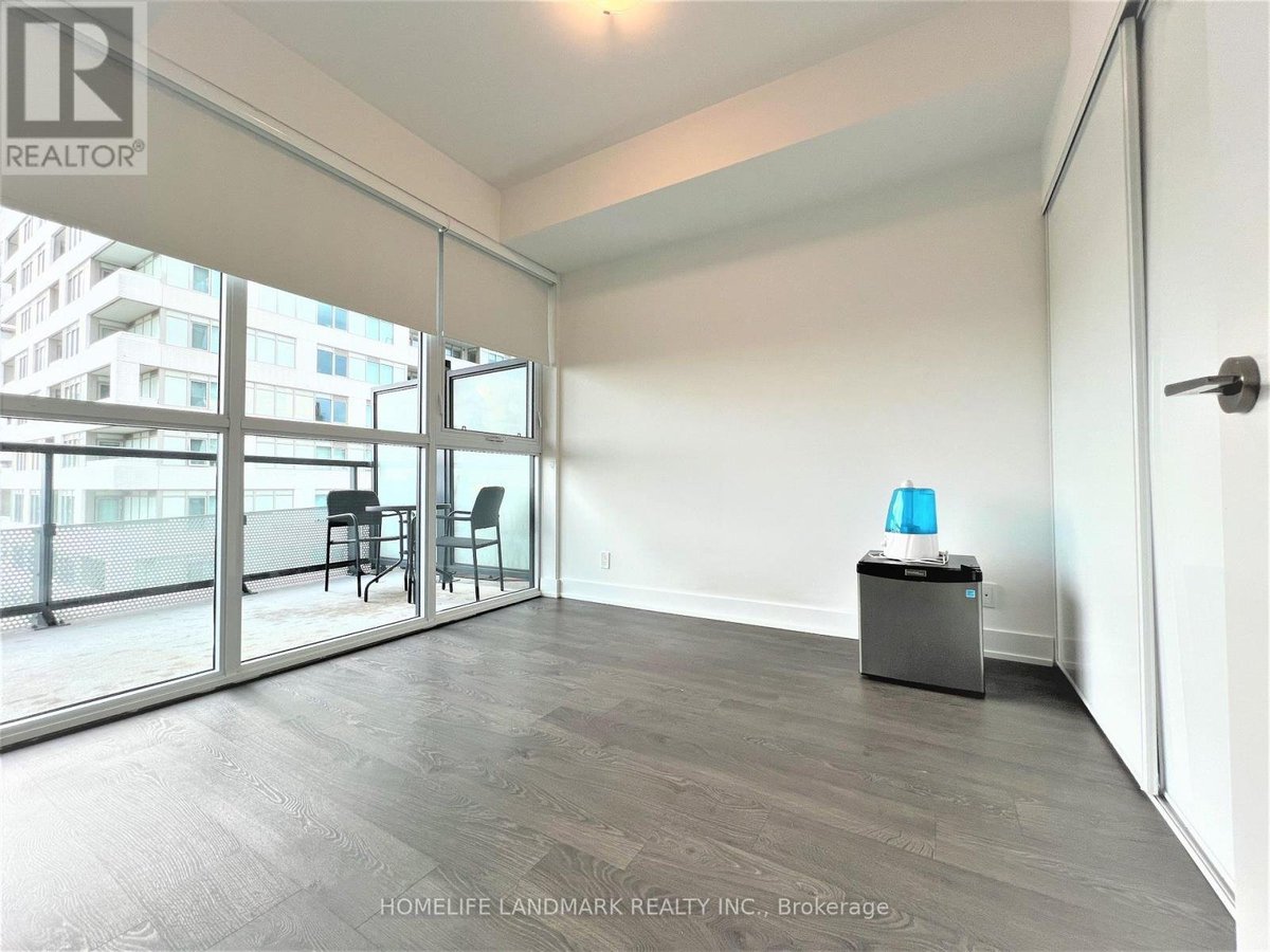 1105 - 11 LILLIAN STREET - Photo 2