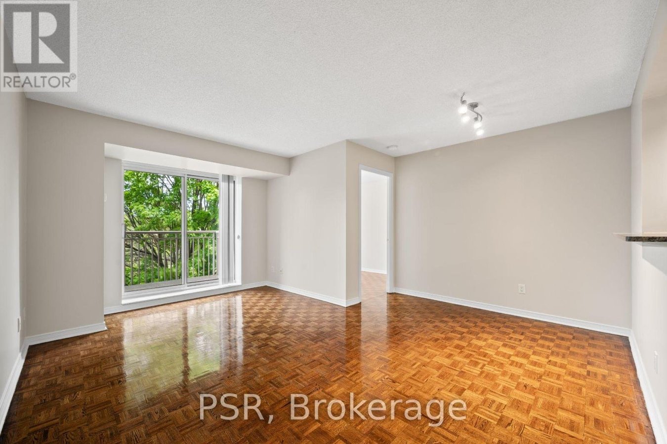 312 - 515 ROSEWELL AVENUE - Photo 2