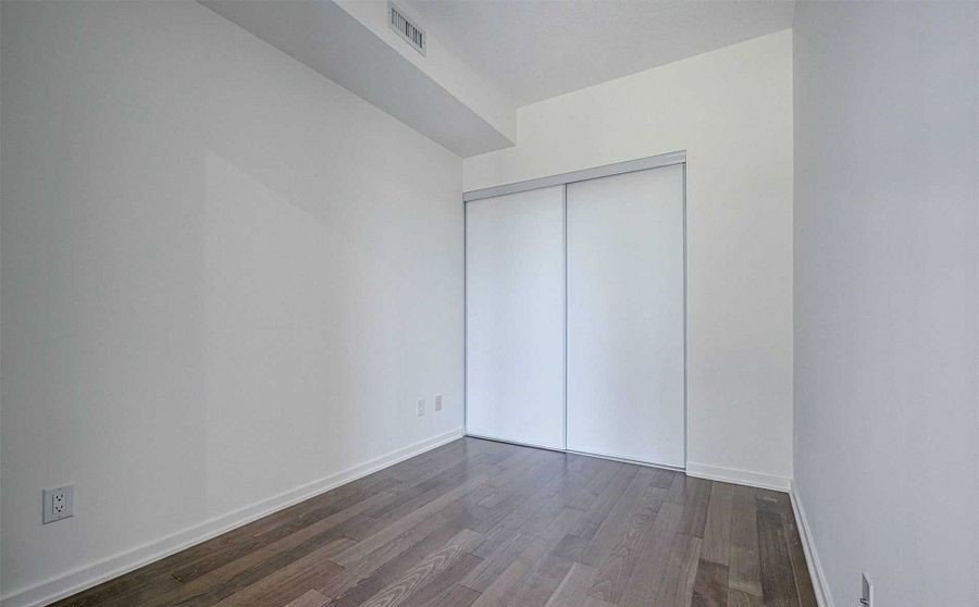 105 The Queensway - Photo 21