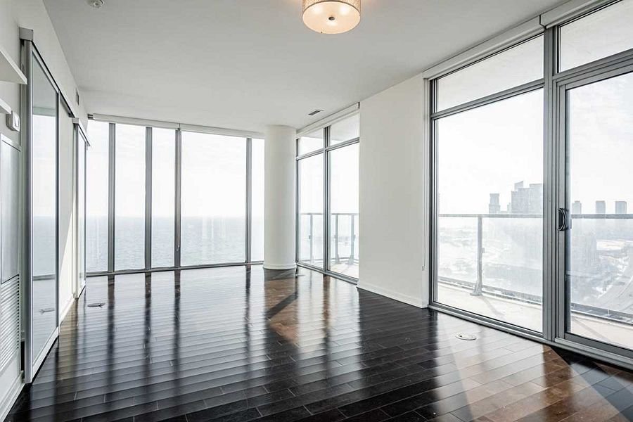 105 The Queensway - Photo 12