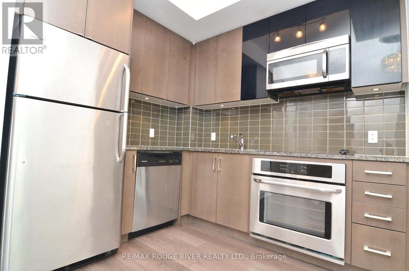 509 - 89 DUNFIELD AVENUE - Photo 4