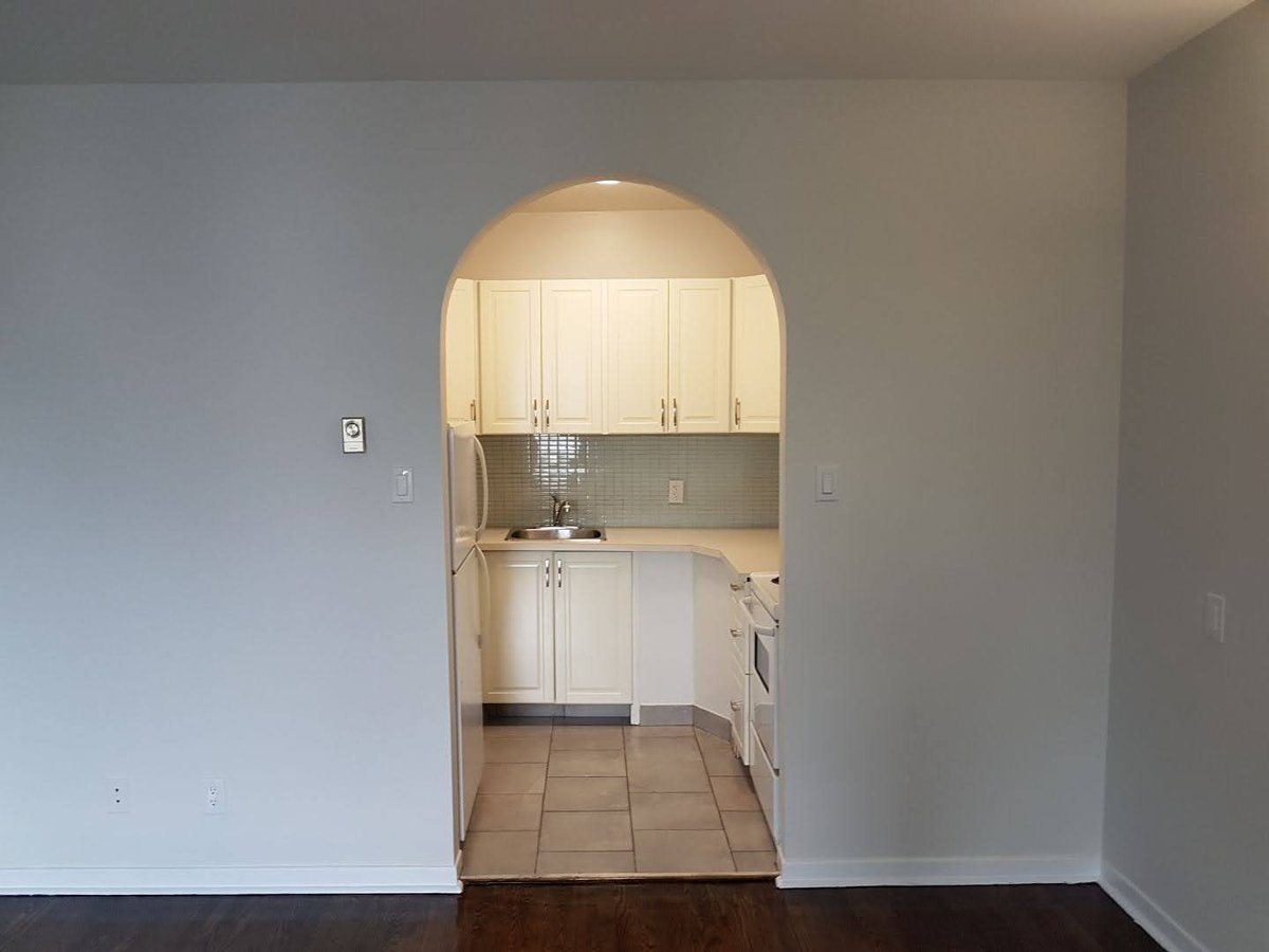 2066 Queen Street East - Photo 2