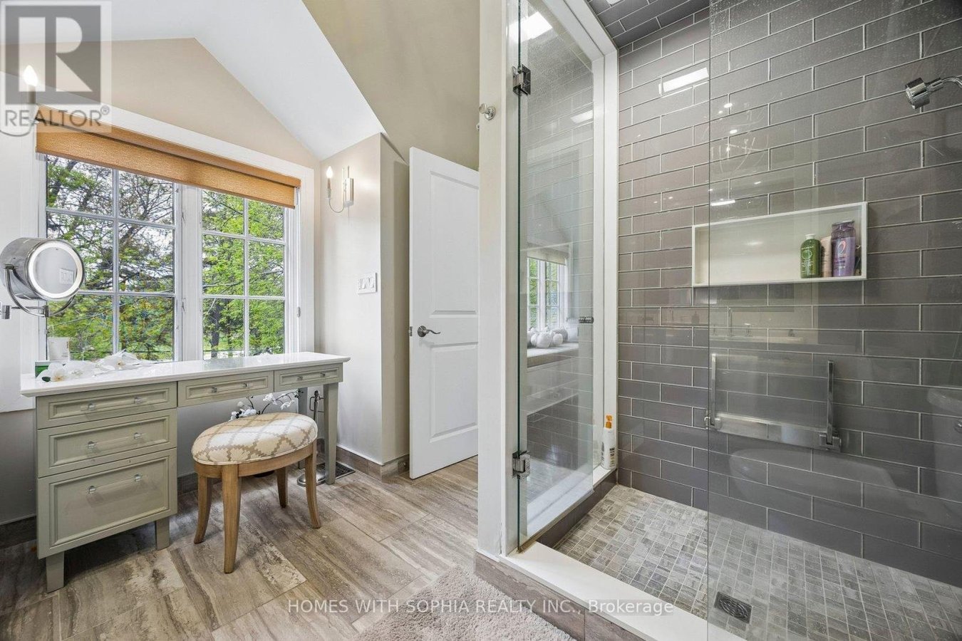 162 GLENVALE BOULEVARD - Photo 33